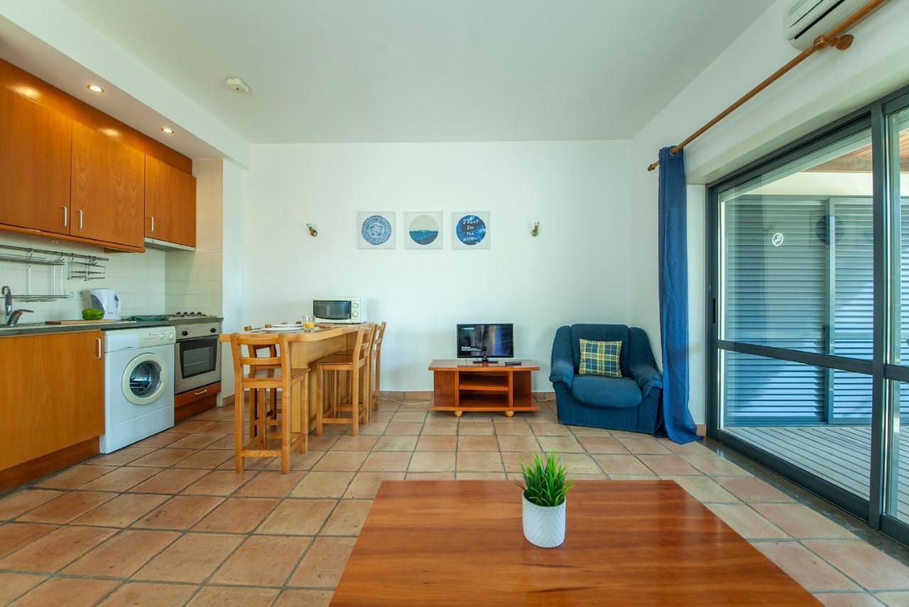 A11 - Marinapark Hill Beach Apartment Lagos
